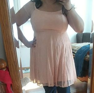 Knee length lace dress w/cap sleeves